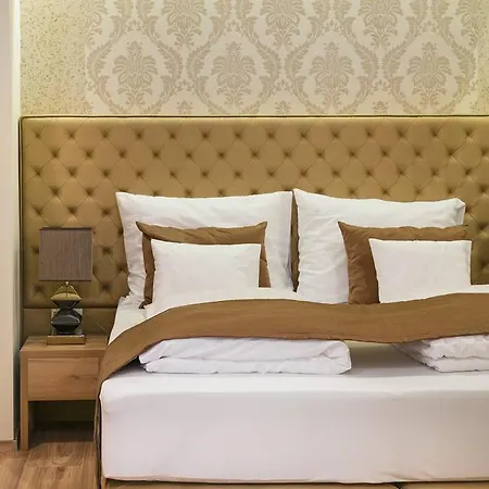 Foter Rezidencia 2 Aparthotel Gyor Exterior photo