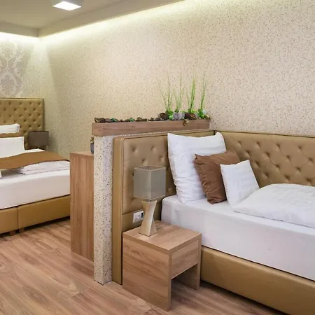 Foter Rezidencia 2 Aparthotel Gyor Exterior photo