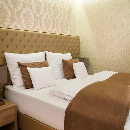 Foter Rezidencia 2 Aparthotel Gyor Exterior photo