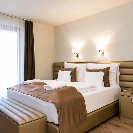 Foter Rezidencia 2 Aparthotel Gyor Exterior photo