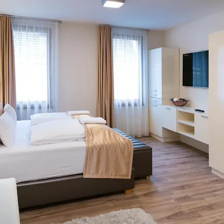 Foter Rezidencia 2 Aparthotel Gyor Exterior photo